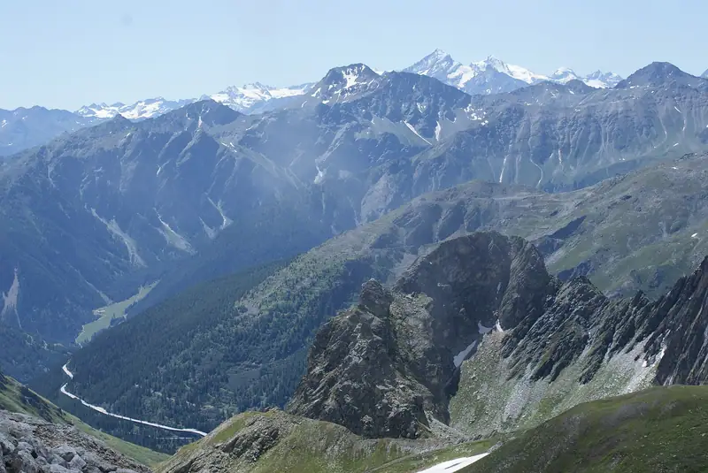 Blick auf die Strasse vom Grossen St. Bernhard nach St. Rhémy